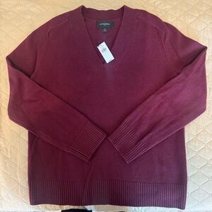 Brand new burgundy sweater Banana republic
